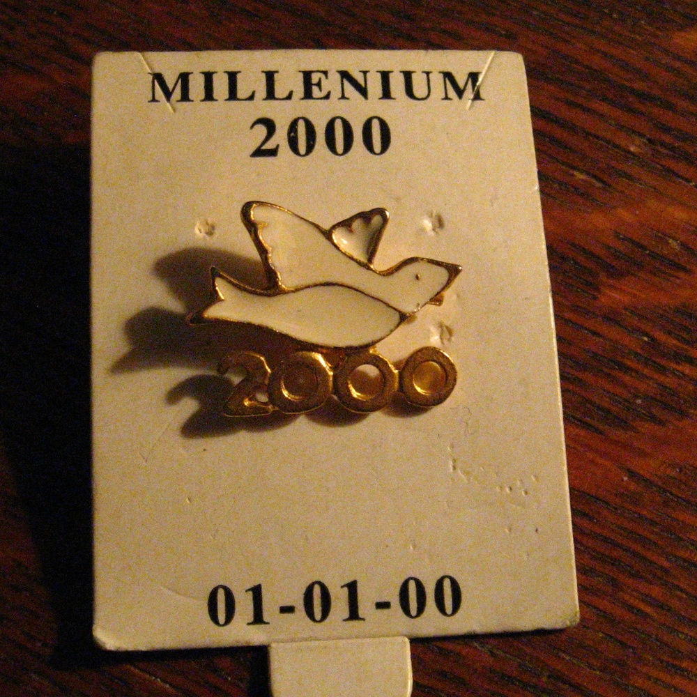 Millennium Year 2000 Dove Bird 21st Century Pin
